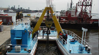Manoeuvring Pontoon & Surveillance Boat